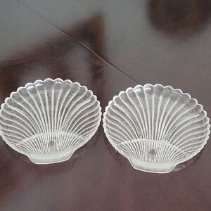 Pair of Clear Glass Shell Design Serving Platters